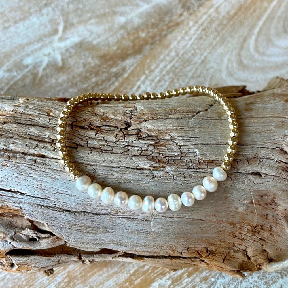 Handmade 14k gold filled bead + freshwater pearl stretch bracelet